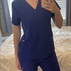 Figs Casma Three Pocket Scrub Top (Medium)